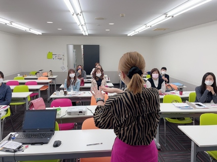 キレイになりながら、新しい未来も見つかる。耳つぼの資格で、自分も誰かも支える“美と健康のプロ”に。