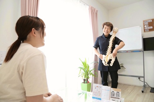 「姿勢カルテAI診断」で、猫背・反り腰など姿勢の歪みを徹底分析！