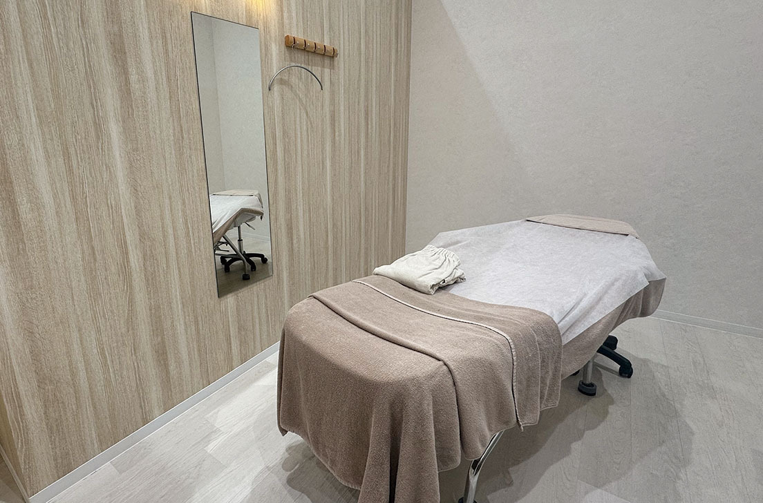 アドラーブル　西尾店