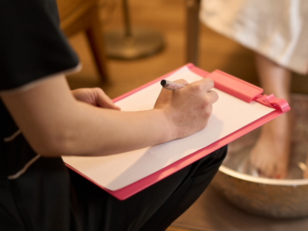 30種類のハーブから選ぶ「ハーブリーディング」｜占いのように楽しめる体質チェック