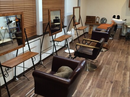 地元の方に愛される ”街の美容室”