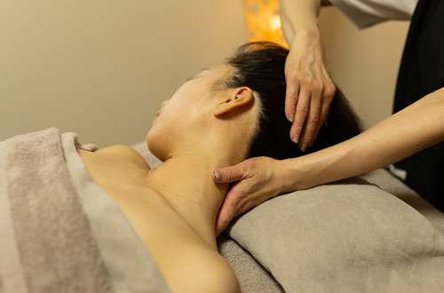 コリがしっかり取れる「オールハンドリンパケア」が好評!	