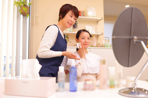 就活や婚活にも◎メイクやパーソナルカラーが出来るサロン