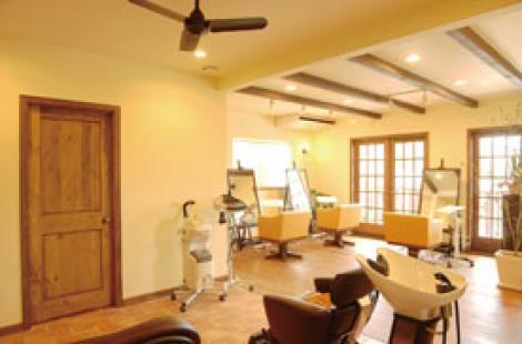 仲良しな美容師ご夫婦とお店に癒されるサロン	