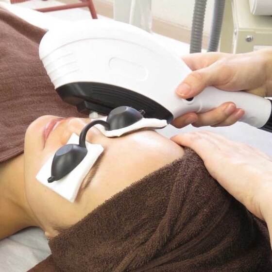 1番人気の光エステコースです！すべての肌トラブルに！回数を重ねるごとに効果を実感！