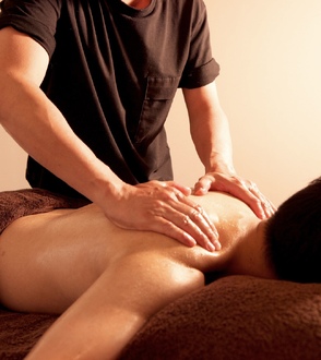 男性スタッフによるリパドレナージュ