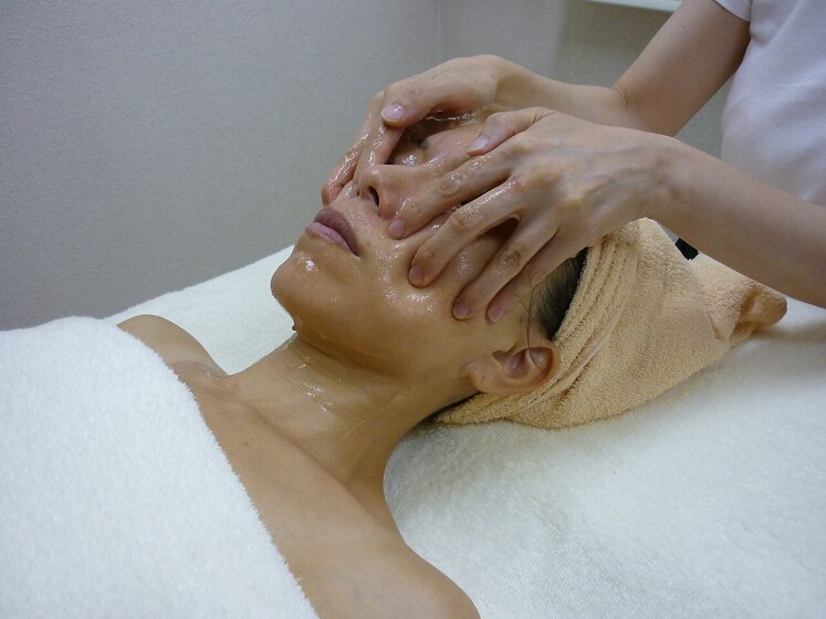 ［ほうれい線リフトアップ］ほうれい線へのツボ押しアプローチ！ 