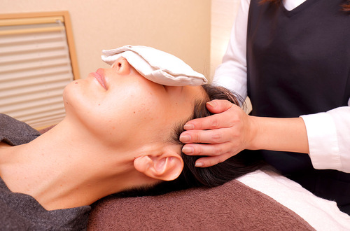 深い眠りへと誘うドライヘッド「深眠タッチセラピー®」で癒し◎