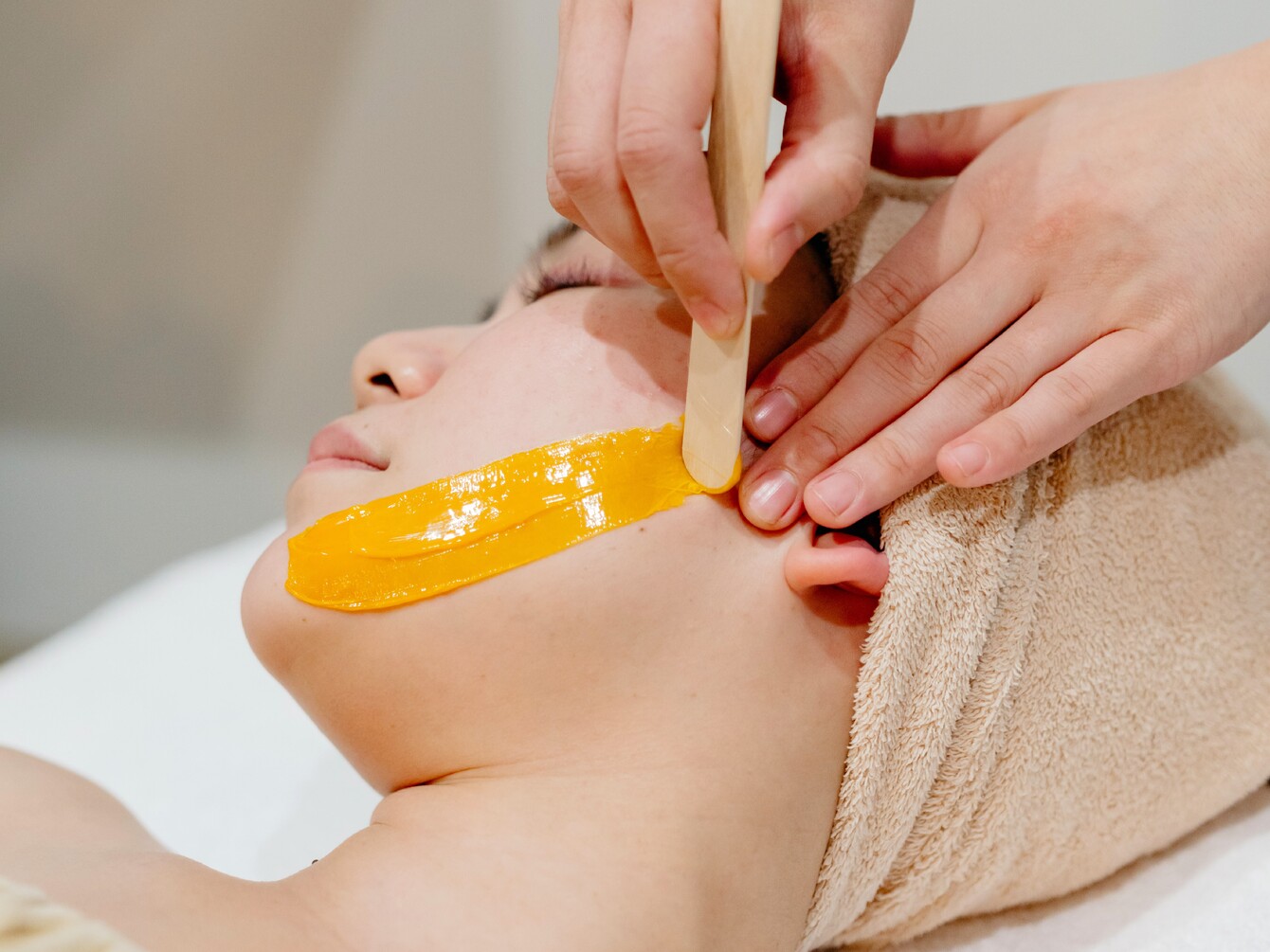 脱毛だけじゃない！くすみも毛穴もつるん♪岡崎・フラウのスキンケアWAX脱毛を受けてみた