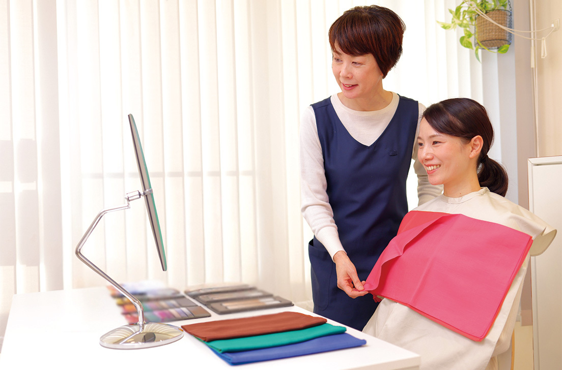 似合うメイクで自然に若々しく。 大人世代のための「トータルカラーコーディネートレッスン」